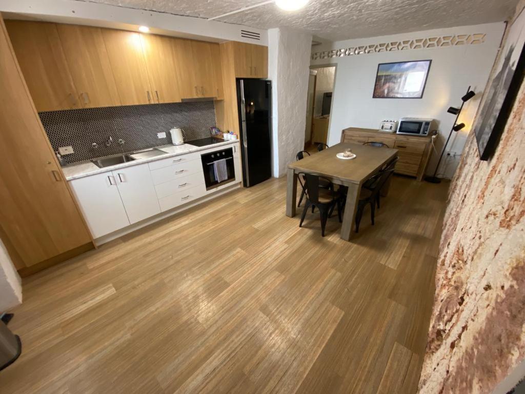 894 Holly Court Διαμέρισμα Coober Pedy Εξωτερικό φωτογραφία